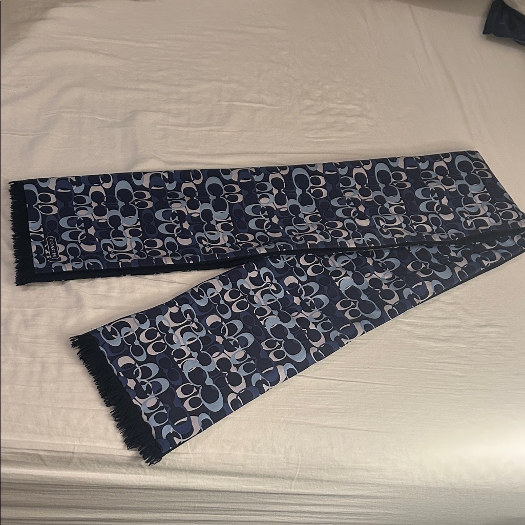 Coach Navy Blue Silk And Cashmere Scarf Coach Navy Blue Silk And Cashmere Scarf